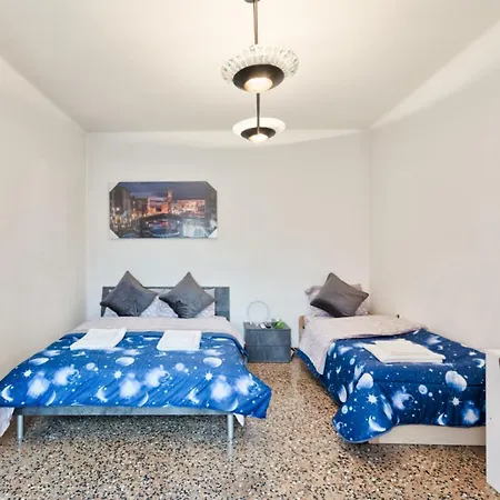 Living 3 Bedrooms *